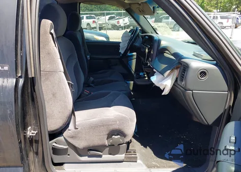 1999 GMC Sierra 1500 Sle z USA, uszkodzony, nr VIN 1GTEC14V9XZ517229